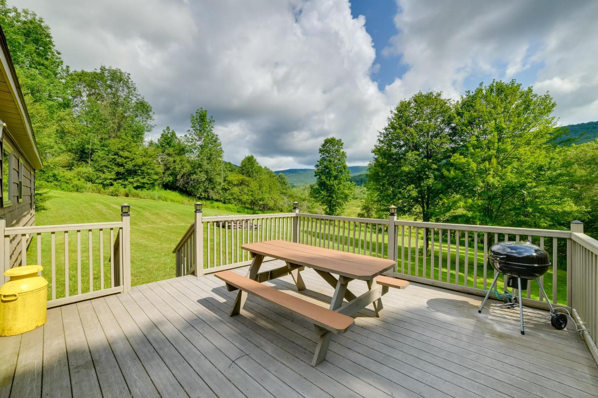 Quiet Catskills Getaway With Deck And Mtn Views New Kingston Luaran gambar