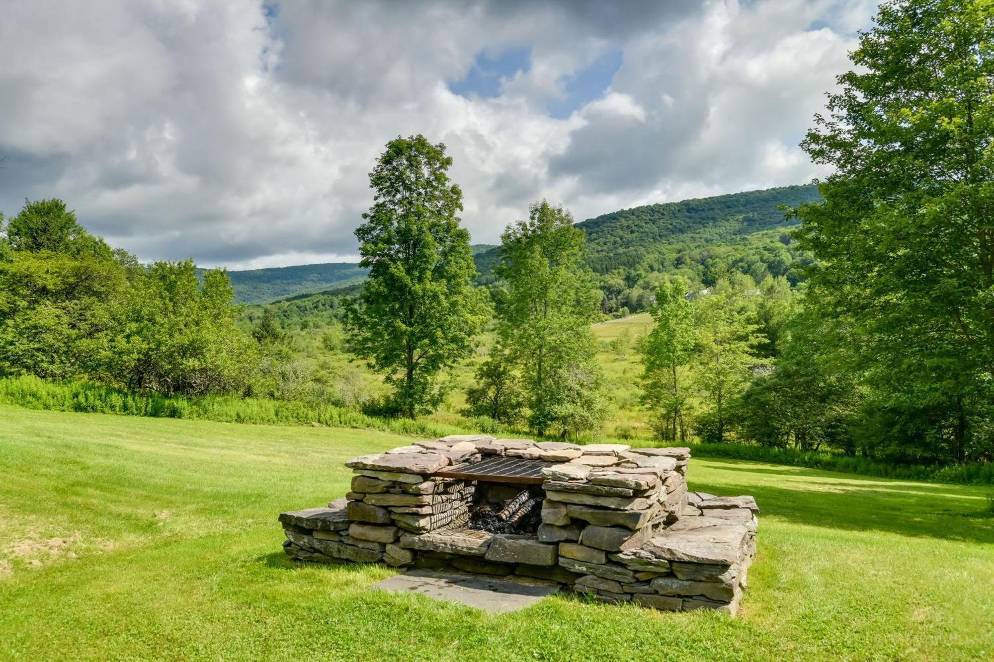 Quiet Catskills Getaway With Deck And Mtn Views New Kingston Luaran gambar