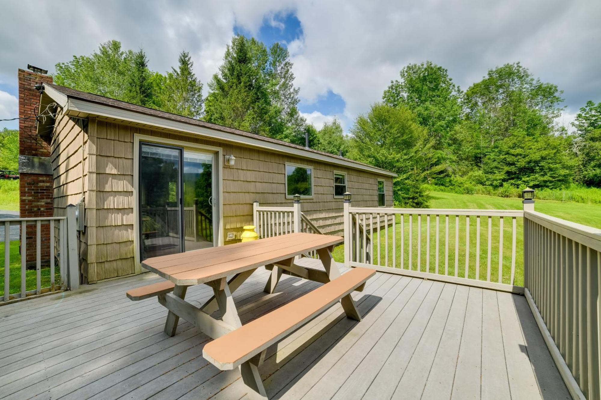Quiet Catskills Getaway With Deck And Mtn Views New Kingston Luaran gambar