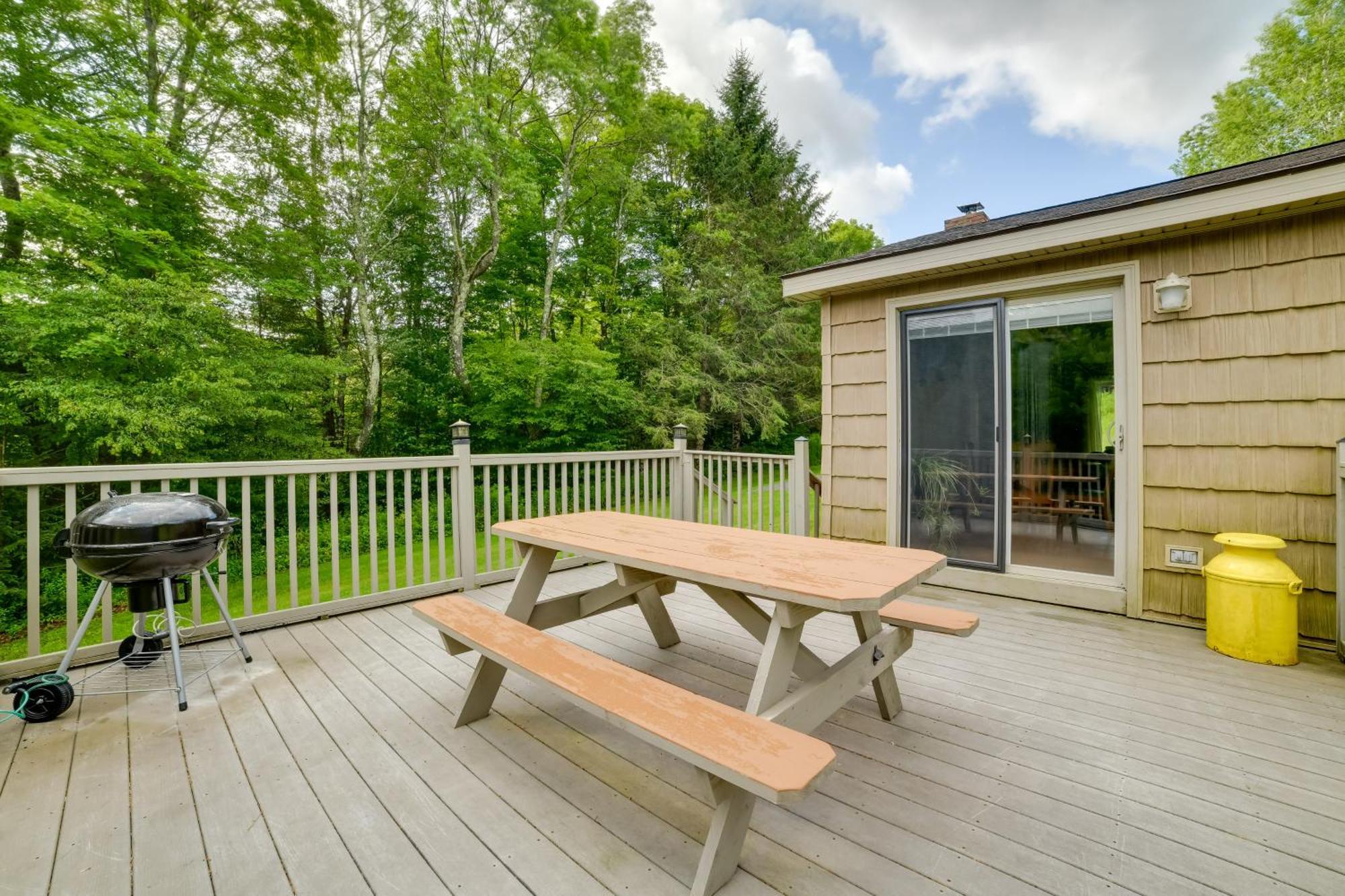 Quiet Catskills Getaway With Deck And Mtn Views New Kingston Luaran gambar